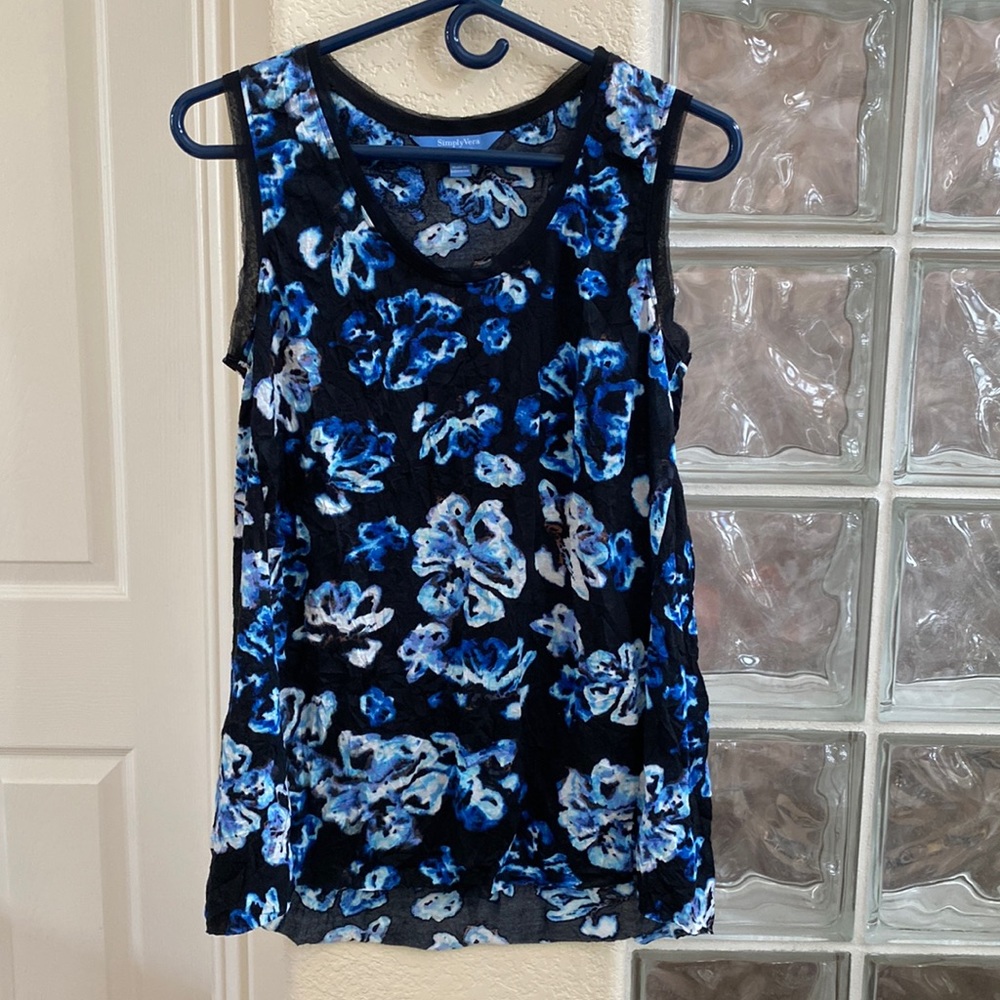 Simply Vera Wang floral lightweight tank top Small